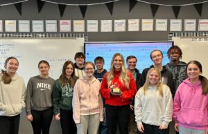 La ganadora del premio Golden Apple trae la experiencia del mundo real a su salón de clases