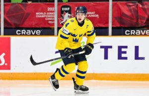 Axel Sandin Pellikka de Red Wings quiere venganza en el Mundial Junior, con la ayuda de su padre