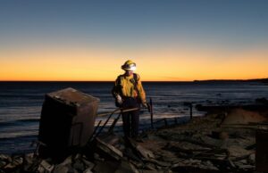 Hollywood lucha por seguir adelante en medio de la devastación del incendio de Los Ángeles