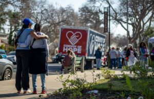 Jóvenes ejecutivos de Hollywood Equipo para el beneficio de alivio de los incendios forestales de LA para ECF