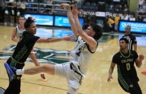 El equipo de baloncesto masculino de Hawái cierra Cal Poly