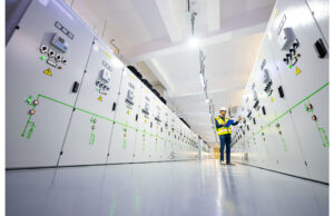 El presidente de los Emiratos Árabes Unidos es testigo del lanzamiento del primer proyecto a gran escala de almacenamiento de baterías y energía solar fotovoltaica 24 horas al día, 7 días a la semana, que se construirá en Abu Dhabi