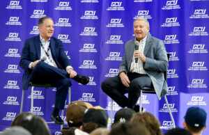 Aproveche la sabiduría de los mentores, el ejecutivo deportivo aconseja