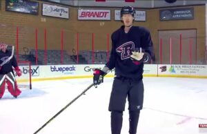 El portero de Rush Christian Propp contra Andrew Lind