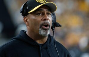 Los Steelers permanecen en silencio en el frente del entrenamiento