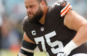 ¿Qué sigue para Joel Bitonio tras la derrota ante los Ravens?