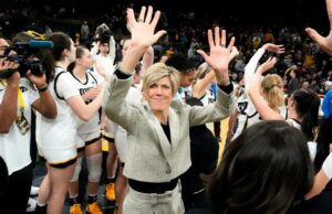 El baloncesto femenino de Iowa clasificado en la encuesta de entrenadores para comenzar en 2025