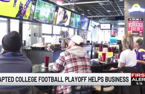 Los playoffs de fútbol de la NCAA de 12 equipos atraen más clientes a los bares deportivos de Omaha a mitad de semana