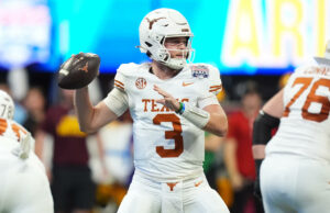 El QB de Texas Quinn Ewers se declara para el Draft NFL 2025