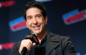 David Schwimmer dice que una vez entregó los papeles del divorcio a Rod Stewart