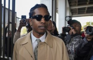 Rihanna hace una primera aparición en la corte en un juicio rocky de $ AP