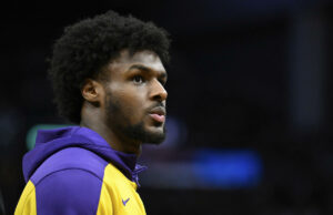 Bronny James lanza un mate y anota 31 puntos en la victoria de los Lakers de la G League