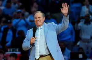 Bill Belichick firma contrato con Carolina del Norte: detalles de compra y dinero de bonificación mientras el legendario entrenador firma un acuerdo