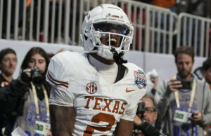 Eliminatorias de fútbol americano universitario: Texas escapa del estado de Arizona en un thriller de doble tiempo extra en el Peach Bowl