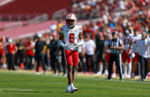 El ex DB de Wisconsin Xavier Lucas deja la escuela para ir a Miami sin ingresar al portal de transferencias en un movimiento innovador