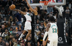 Ja Morant lanza una volcada salvaje con una mano sobre Victor Wembanyama… eso no contó del todo