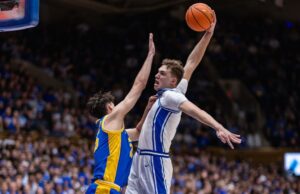 MIRAR: El cartel de Cooper Flagg arrasa en el mundo del baloncesto universitario