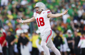 Eliminatorias de fútbol americano universitario: Ohio State abruma a Oregon para ganar el Rose Bowl y asegurar un enfrentamiento contra Texas