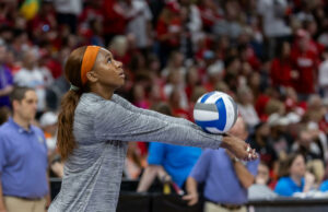 A pesar de sus raíces en el baloncesto, Asjia O'Neal está trazando su propio camino con League One Volleyball