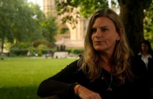 Los activistas piden cambios en la ley de NDA, ya que los acuerdos siguen siendo 'abundantes' en el entretenimiento