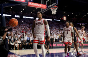 Caleb Love Lifts Arizona Pasado No. 3 Iowa State en OT con zumbador de media cancha salvaje