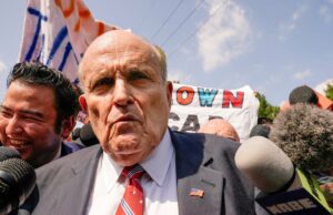 Giuliani lucha por quedarse con el condominio en Florida, suena la Serie Mundial a pesar de las sentencias en su contra – WSB-TV Canal 2