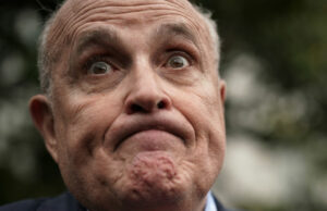 Rudy Giuliani adopta el desprecio como estilo de vida y de alguna manera logra funcionar para él