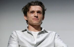 Tom Holland dice que se apoyó en sus “personas cercanas” para mantener su sobriedad temprana