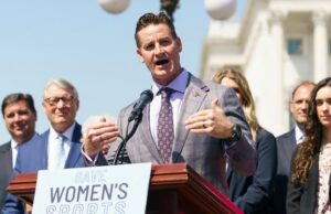 Los republicanos de la Cámara de Representantes aprueban un proyecto de ley para prohibir a los atletas transgénero participar en deportes femeninos