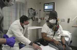 La única persona en el mundo con un órgano porcino funcional está prosperando después de dos meses récord