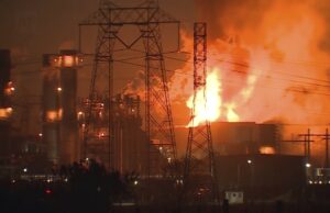 Un incendio en una de las plantas de baterías más grandes del mundo obliga a evacuaciones en California: NPR