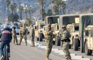 Los residentes de Pacific Palisades regresan y descubren que 'nos quitaron todo el mundo'