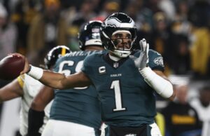 Los compañeros de los Eagles vieron al “agudo” Jalen Hurts al regresar a la práctica