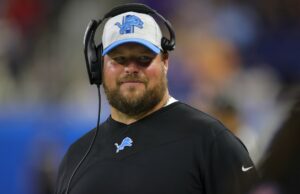 Hank Fraley seguirá en el staff de los Lions