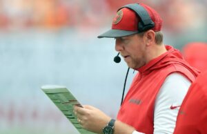 Liam Coen informa a los Buccaneers que aceptará el puesto de entrenador en jefe de los Jaguars
