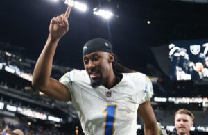 Quentin Johnston fuera de práctica el miércoles