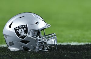 Raiders solicitan entrevista con Karl Scott de Seahawks para coordinador defensivo