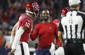 Los Patriots entrevistaron a Pep Hamilton como entrenador en jefe el martes