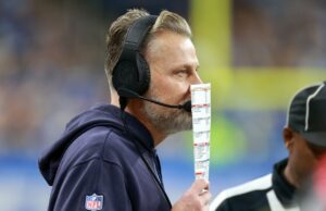 Informe: Matt Eberflus podría regresar a Dallas como coordinador defensivo