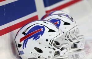 Los Bills firman al QB Mike White a una lista de 53 hombres