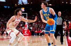 Nebraska le propina al No. 15 UCLA su primera derrota en el Big Ten