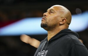 Raiders despiden al entrenador en jefe Antonio Pierce