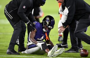 Zay Flowers degradado a out por lesión en la rodilla