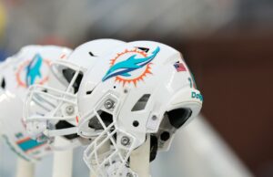 Informe: Los Dolphins entrevistaron a Robert Prince para el entrenador de los WR