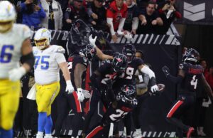 DeMeco Ryans: Nuestra defensa dominó, ese es nuestro estilo de fútbol