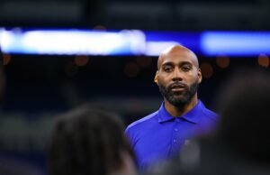 DeAngelo Hall como entrenador asistente de DB de los Panthers