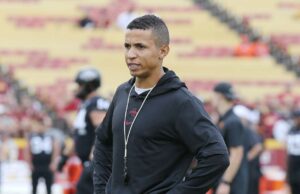 Buccaneers Completa la entrevista de coordinadores ofensivos con Nate Scheelhaase