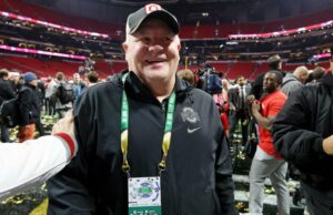 Chip Kelly de Ohio State en la parte superior de la lista para varios equipos de la NFL que necesitan coordinador ofensivo