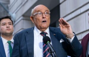 El condominio de Rudy Giuliani en Florida y los anillos de la Serie Mundial en juego en un juicio por activos