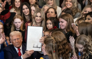 NCAA libera cambios en la política de atletas transgénero después de que Donald Trump firma la orden ejecutiva